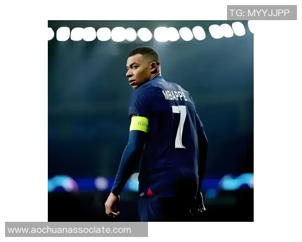 足球金卡包珍藏版揭秘：球星卡片收藏热潮与市场潜力分析